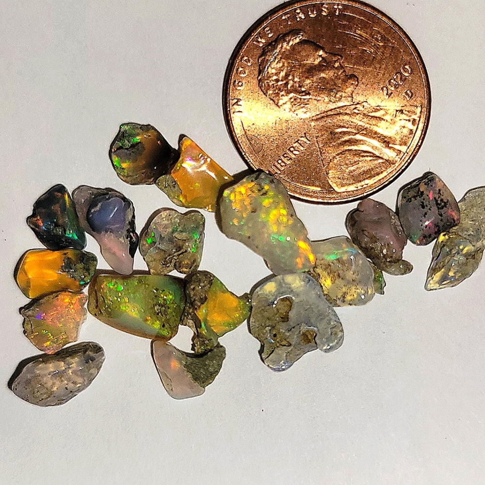 17pcs. ETHIOPIAN BLACK/BLUE ETHIOPIAN OPAL NATURAL ROUGH POLISHED CRYSTAL BUNDLE